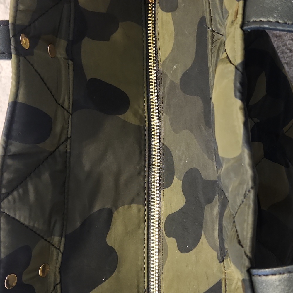 CAMO PRINT HANBAG - Picture 2 of 4